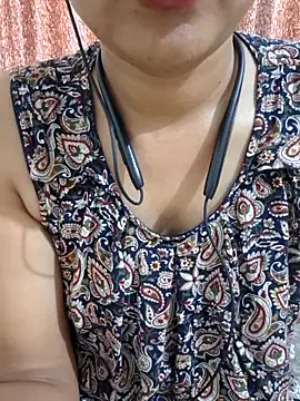 Queen Nora online show from June 7, 2026, 11:58 am