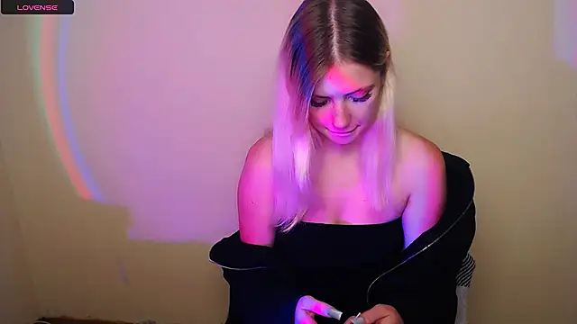 AliceHotty  online show from October 13, 2025, 10:15 am