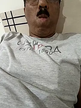 moonflower25 online show from October 2, 2025, 5:42 pm