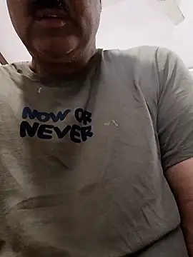 moonflower25 online show from December 19, 2025, 3:13 am