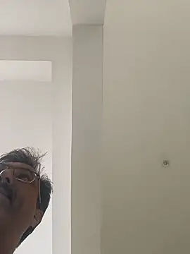 moonflower25 online show from April 10, 2026, 5:17 pm