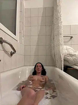 Emilia Mausi online show from March 27, 2026, 9:03 pm