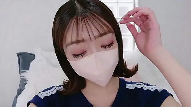 Rina 72 online show from December 2, 2025, 4:07 am