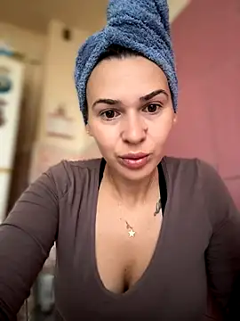 Snapshot of iSelena chatting on October 16, 2025, 5:08 am iSelena online show from October 16, 2025, 5:08 am