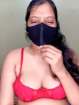 Rose-luckey online show from October 18, 2025, 6:41 pm