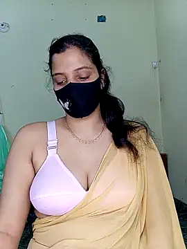 Rose-luckey online show from November 27, 2025, 4:58 am