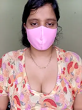 Rose-luckey online show from April 17, 2026, 6:44 pm