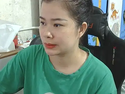 Snapshot of suri- chatting on September 10, 2025, 2:33 am suri- online show from September 10, 2025, 2:33 am