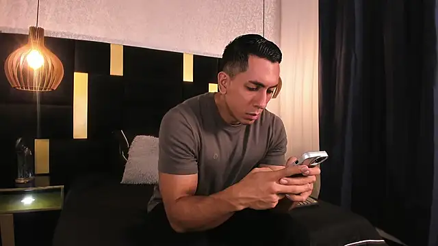 Lucio  Fox online show from April 5, 2026, 12:24 pm