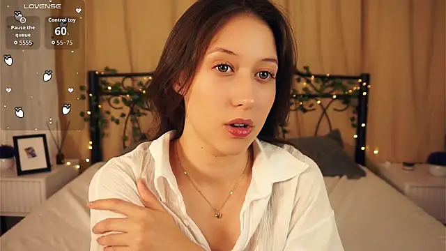 Snapshot of BeckyBurgh chatting on September 13, 2025, 6:18 pm BeckyBurgh online show from September 13, 2025, 6:18 pm
