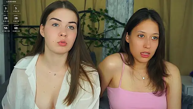 Snapshot of BeckyBurgh chatting on October 3, 2025, 7:00 pm BeckyBurgh online show from October 3, 2025, 7:00 pm