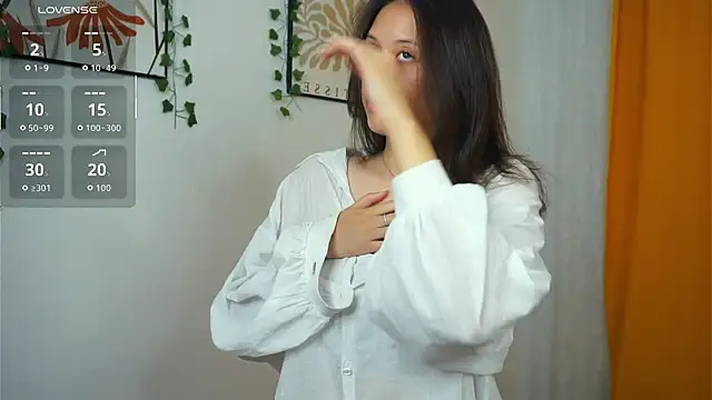 Snapshot of BeckyBurgh chatting on October 12, 2025, 6:07 pm BeckyBurgh online show from October 12, 2025, 6:07 pm