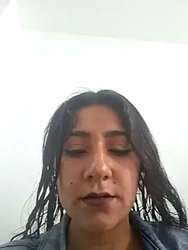 CAROLINE  07 online show from November 18, 2025, 12:20 pm