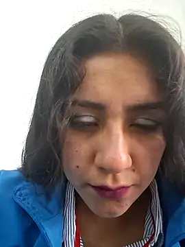 CAROLINE  07 online show from November 29, 2025, 1:25 pm