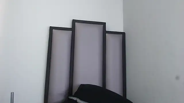  Leohot  online show from November 30, 2025, 4:00 pm