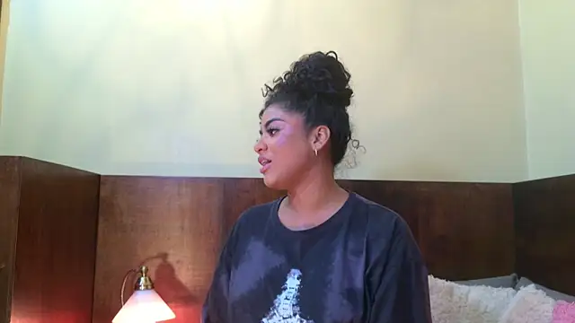 Carly Monroe  online show from September 29, 2025, 10:47 pm