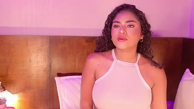 Carly Monroe  online show from October 27, 2025, 10:03 pm