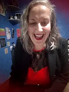 Snapshot of Feelineducentre chatting on October 9, 2025, 7:23 pm Feelineducentre online show from October 9, 2025, 7:23 pm