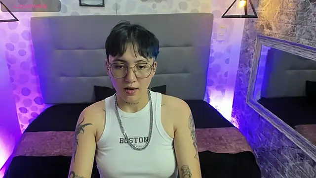 emahills  axelrose online show from September 25, 2025, 11:08 pm