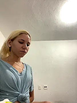 Bruna551 online show from December 15, 2025, 9:08 pm