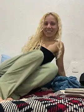 Bruna551 online show from April 15, 2026, 1:56 am