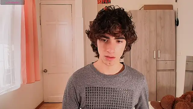 Nude Boy18 online show from November 22, 2025, 9:25 pm