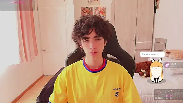 Nude Boy18 online show from May 8, 2026, 4:01 pm