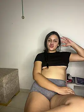 Snapshot of lunita_sweet5 chatting on February 22, 2026, 7:19 am lunita sweet5 online show from February 22, 2026, 7:19 am