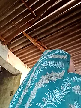 Snapshot of Joshi_Love143 chatting on September 9, 2025, 4:01 am Joshi Love143 online show from September 9, 2025, 4:01 am