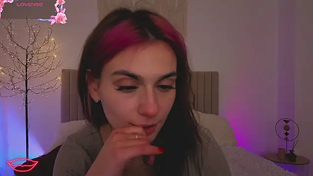 Little mia   online show from April 14, 2026, 9:43 pm