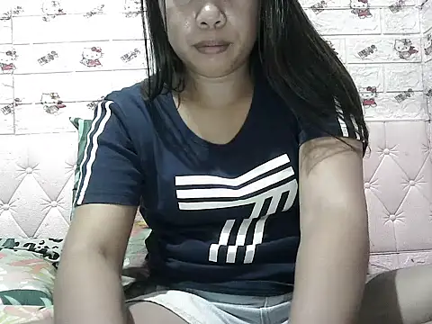 Pilipinalyn23 online show from May 10, 2026, 3:33 am