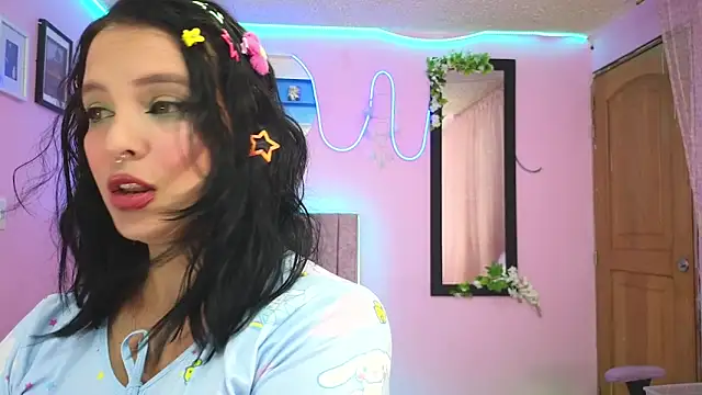 Snapshot of MiSofialeal chatting on October 17, 2025, 3:47 pm MiSofialeal online show from October 17, 2025, 3:47 pm