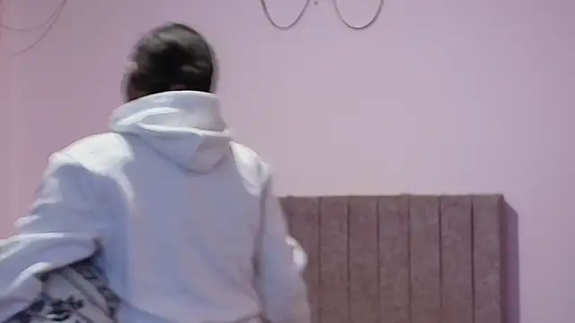 MiSofialeal online show from February 4, 2026, 5:41 pm