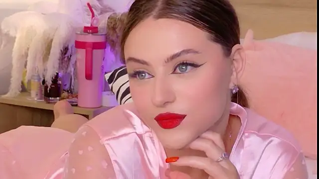 Sienna Voss online show from October 5, 2025, 10:29 pm