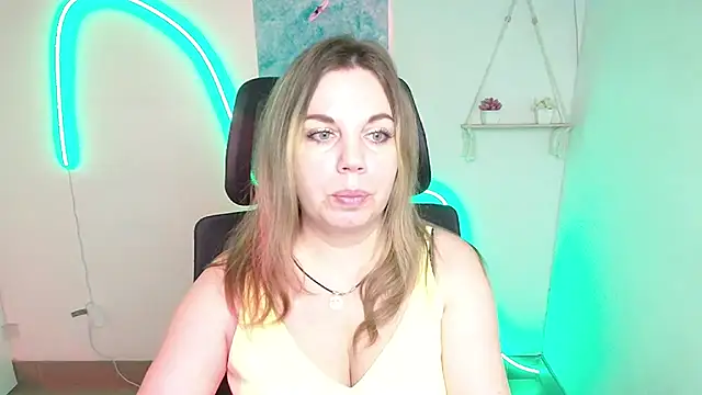 Jessica Amore online show from October 29, 2025, 6:48 am