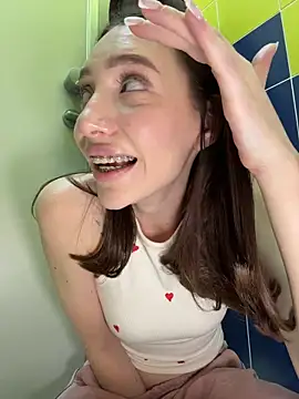 BallerinaCappuccino  online show from April 18, 2026, 9:46 am