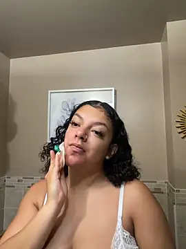 allybluee777 online show from February 4, 2026, 12:33 pm