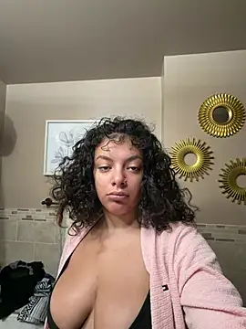 allybluee777 online show from April 7, 2026, 11:32 am