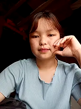 XoiXoi232 online show from October 29, 2025, 6:26 am