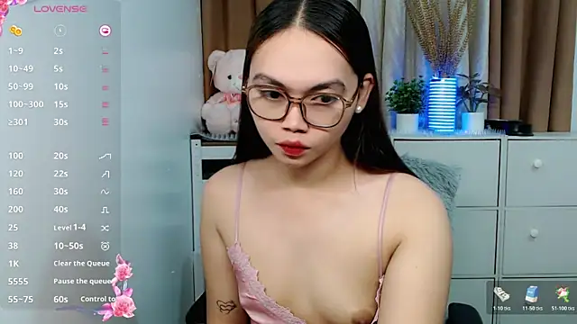  Jenniyah  online show from November 18, 2025, 2:17 am