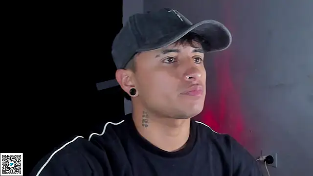 Snapshot of boylatin_7 chatting on September 15, 2025, 3:50 am boylatin 7 online show from September 15, 2025, 3:50 am