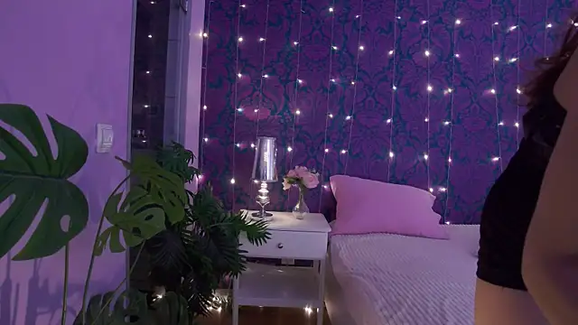 CherrRoses online show from October 21, 2025, 4:19 pm