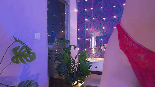 CherrRoses online show from November 13, 2025, 3:55 pm