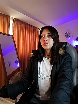 Catti Brie online show from November 29, 2025, 12:30 pm