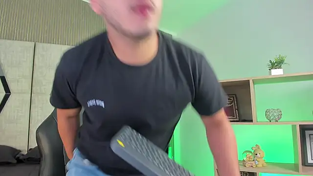 Axel grey  online show from March 15, 2026, 12:44 pm