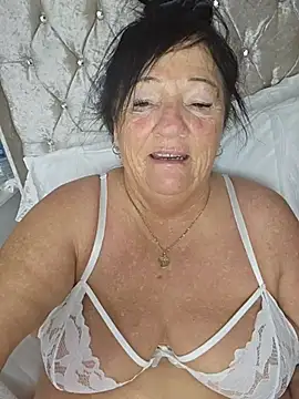 Angeldelightt online show from November 3, 2025, 2:07 pm