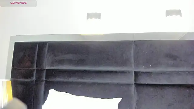 CarolineLee  online show from February 5, 2026, 10:36 pm