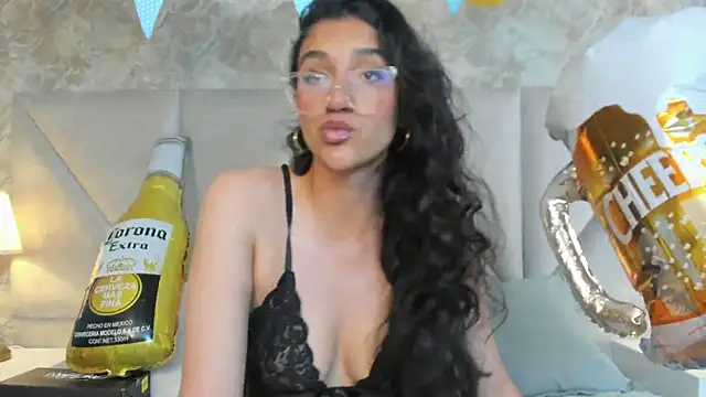 ValentiinaCruz online show from October 4, 2025, 7:34 pm