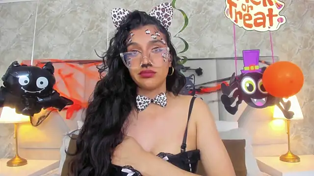 ValentiinaCruz online show from October 17, 2025, 11:29 pm