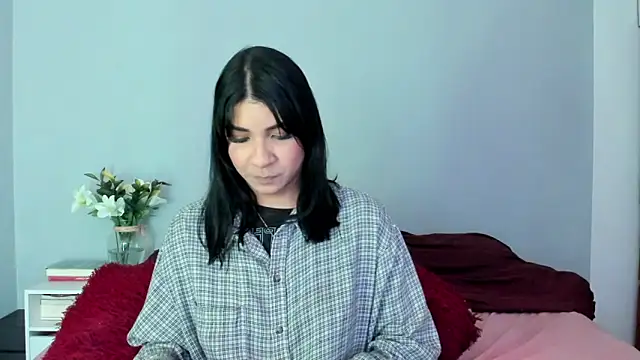 Laura-angeel online show from November 27, 2025, 7:38 pm